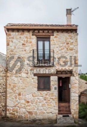 Foto 9148125f-e466-4ad4-b2f4-ebab0a964a82. Casa amb calefacció a Escobar de Polendos