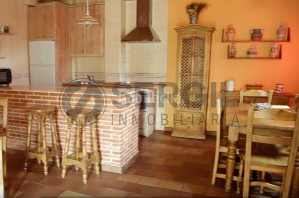 Foto a6e35b1b-9d49-47b9-a280-b70af2b0794c. Casa amb calefacció a Escobar de Polendos