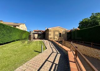 Casa  Peñalara. Chalet independiente en tabanera del monte segovia