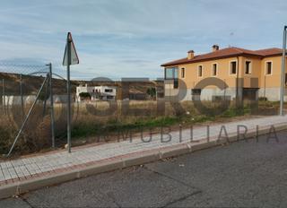 Terreny residencial  Calle fuente del pesebre. Parcela urbana en urb. el sotillo (la lastrilla)