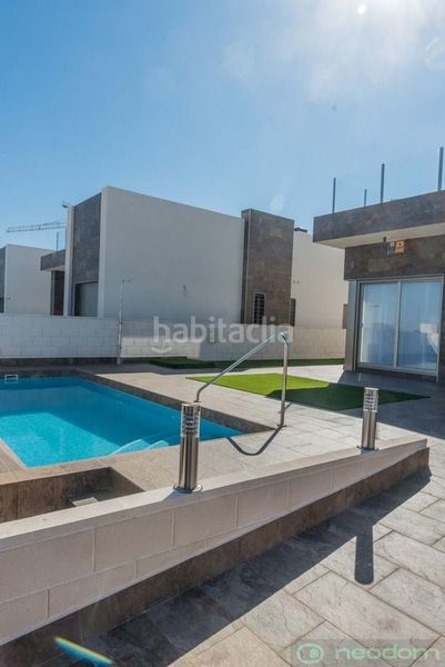 Foto 45e544bb-0941-48be-8d5b-464105f9a5f1. Casa a Los Almendros Orihuela