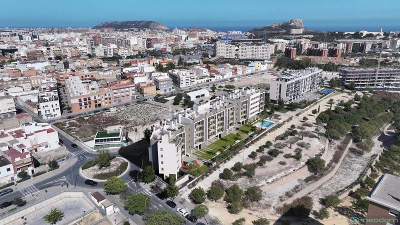 Foto 0eb9933e-2ef8-47e9-b870-ccb3ab9bbaca. Piso en Paus - Polígono San Blas Alicante