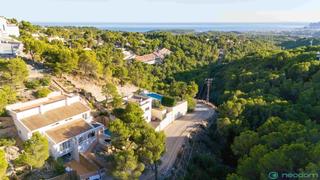 Casa  C. serrella. Descubre este espectacular chalet de 3 dormitorios en la prestig
