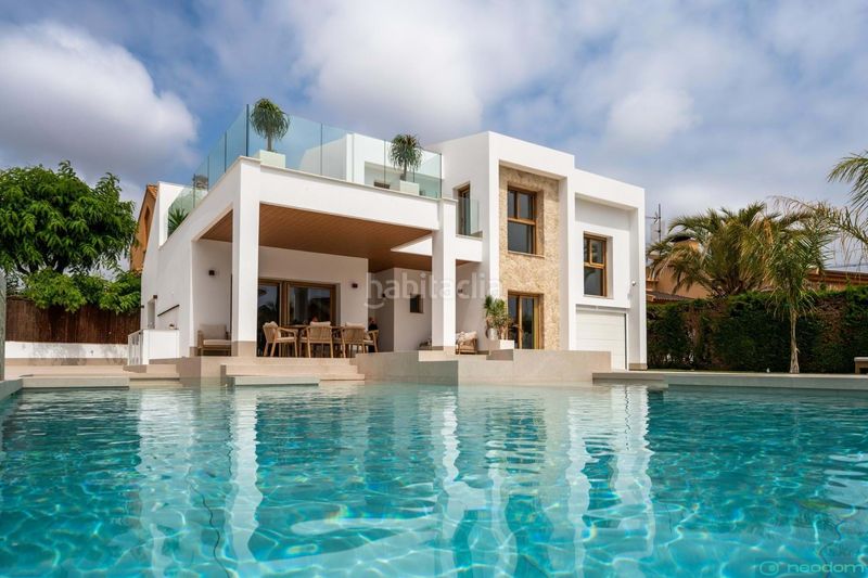 Foto b56bcecc-13d3-4490-9683-9464d3687843. Casa a Campoamor Orihuela