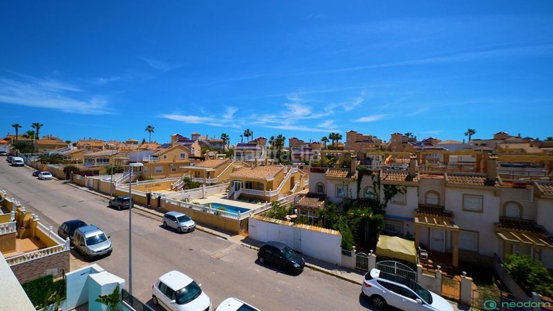 Foto d64e1791-1432-48aa-a3aa-86988f064534. Casa a La Florida Orihuela