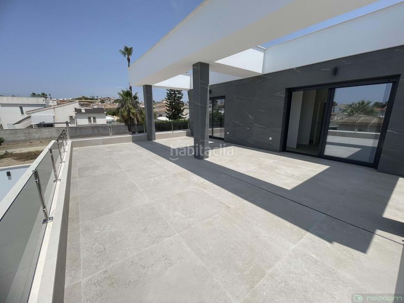 Foto b14a8896-ff79-4102-a83f-4b671e012000. Casa a Rojales