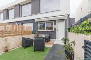 Reihenhaus  Carrer de xipre. Tu hogar en la costa blanca te espera! magnífico chalet adosado