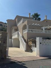 Casa  Carrer de torrevella. Chalet independiente de 246 metros cuadrados con vistas al mar,