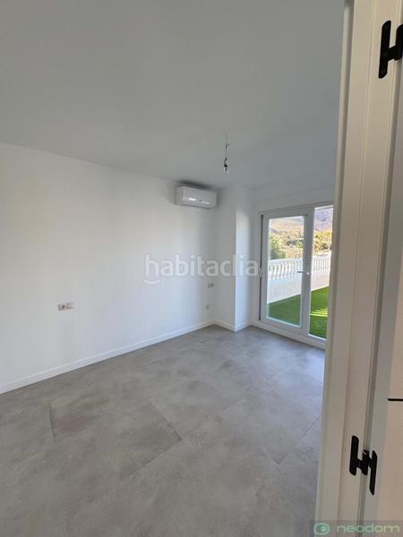 Foto 6563e090-c965-4ec3-88e1-db1b2db521a8. Maison avec parking dans Pueblo Acantilado-Lanuza Campello (el)