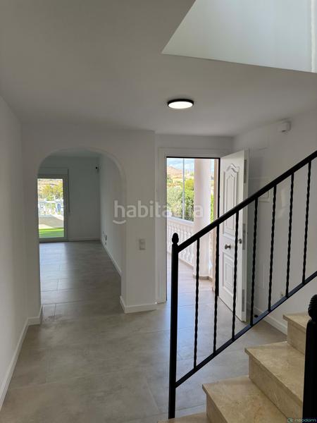 Foto a419b3f8-4b01-41f7-a354-86c87f6f3d76. Maison avec parking dans Pueblo Acantilado-Lanuza Campello (el)