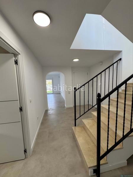 Foto c40065cb-2df4-4324-b2e5-482420068071. Maison avec parking dans Pueblo Acantilado-Lanuza Campello (el)