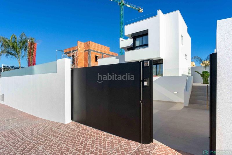 Foto e397c77d-c060-43ee-8714-a74e73af6616. Casa amb piscina a Benimar Rojales