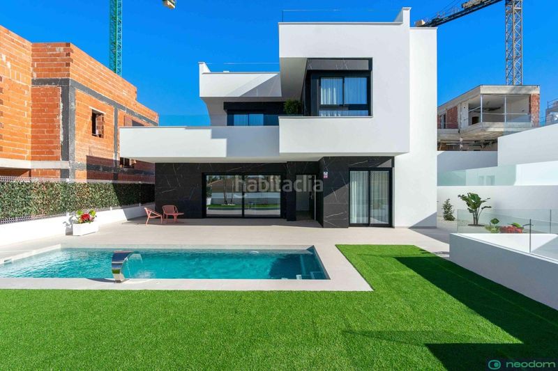 Foto eb38f3f0-55a0-4db9-b290-c13a08906307. Casa amb piscina a Benimar Rojales
