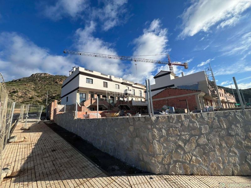 Foto 8708053b-daf3-4d31-bcae-e999e675218e. Casa adossada amb piscina a Portmán Unión (La)