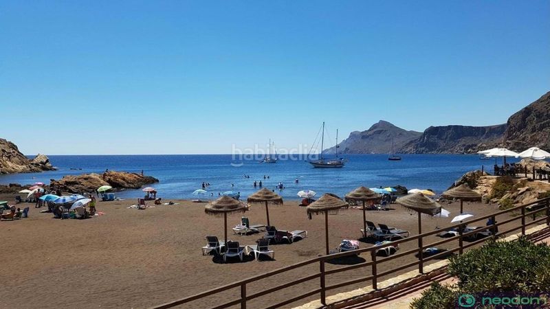 Foto f6c36a99-cf57-491c-94c2-3455596295b7. Casa adossada amb piscina a Portmán Unión (La)