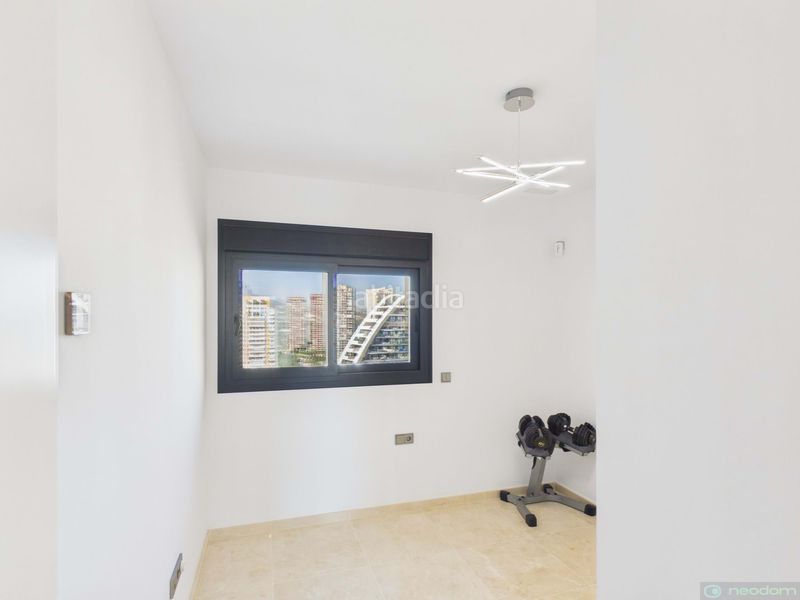 Foto cd68f5c1-bf5a-4ee6-9d14-e9a113576786. Piso en Playa Poniente Benidorm