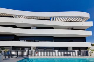 Dúplex  Av l'olivero. Amplio dúplex de 4 dormitorios  con piscina, terraza y garaje. u