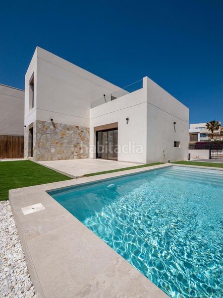 Foto 43aba9e8-71ce-4981-bfe9-a0b7998a4a2a. Casa amb piscina a Algorfa