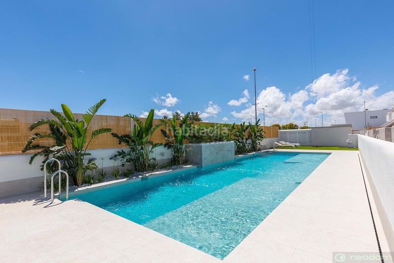 Foto ce96cce8-1150-40e2-a884-cb292034f392. Casa amb piscina a Dolores