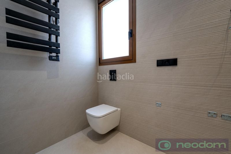 Foto 4de6a673-4fc2-40f8-948b-b00306439b23. Casa amb piscina a Benejúzar