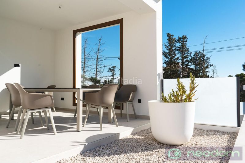 Foto a286dcde-68ad-4875-baba-92e964fc71aa. Casa amb piscina a Benejúzar