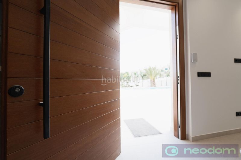 Foto ec3020bd-79b3-4074-ba25-ea50e92cb1fc. Casa amb piscina a Benejúzar
