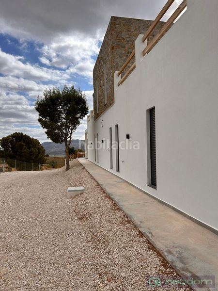Foto fb8a0a3b-ae1c-4410-95cd-39b17aa18c11. Casa amb piscina a Pinoso