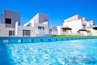 Semi detached house  N/a