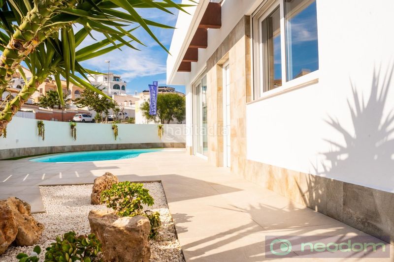 Foto b92ffbf4-e92e-40de-8b8f-3e3a4d592135. Casa amb piscina a La Marquesa Rojales