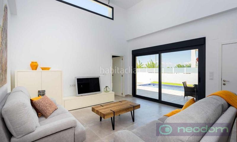 Foto 4d29a08a-72d2-46a8-9380-987450e0fa69. Casa amb aparcament piscina a Daya Nueva