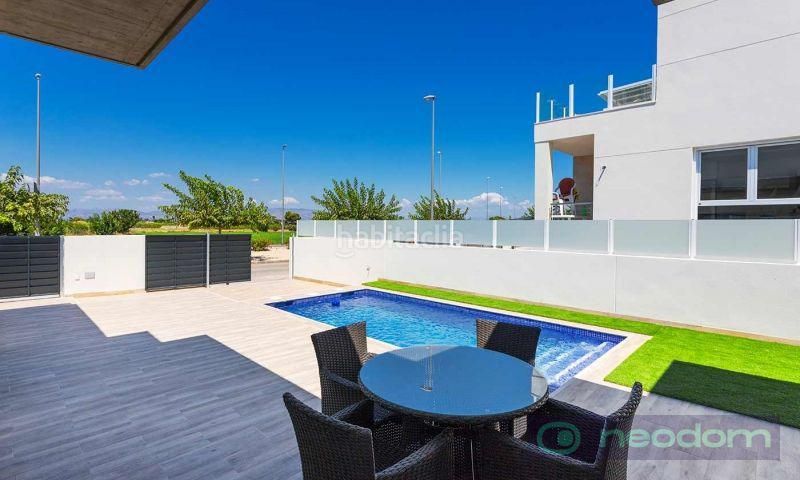 Foto 517f13b6-eab2-46e8-97a4-c0be02cf8d90. Casa amb aparcament piscina a Daya Nueva