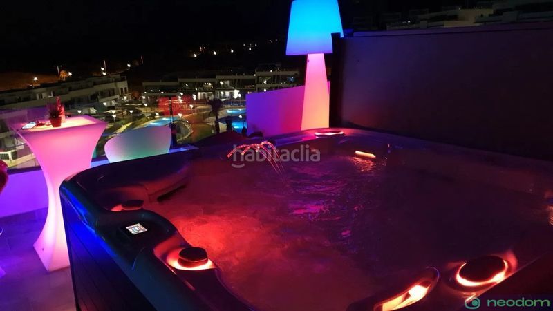 Foto 1a78779d-6d44-4c57-a932-61c564baf4f7. Àtic amb aparcament piscina a balcón de Finestrat-terra marina Finestrat