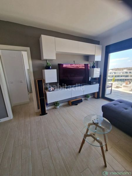 Foto 20d3d11a-c1b4-4b3f-8173-981c21567915. Àtic amb aparcament piscina a balcón de Finestrat-terra marina Finestrat