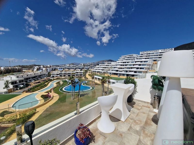 Foto 26b0e24a-a99f-4cd1-96b1-d52ee6eb59c0. Àtic amb aparcament piscina a balcón de Finestrat-terra marina Finestrat