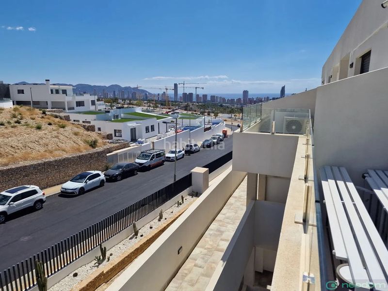 Foto 38141149-2f77-46cb-93a5-d975b797d2ad. Àtic amb aparcament piscina a balcón de Finestrat-terra marina Finestrat