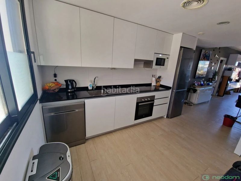 Foto 504bb2fe-c254-4694-bcb8-172f471c5588. Àtic amb aparcament piscina a balcón de Finestrat-terra marina Finestrat