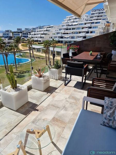 Foto 5f4378aa-3004-47e6-b4a5-f0a172a5a9a0. Àtic amb aparcament piscina a balcón de Finestrat-terra marina Finestrat