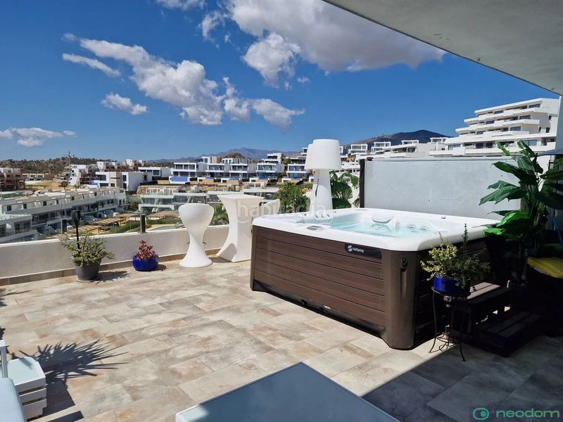 Foto 9bbb6b4a-de0d-4c5c-9a7d-caf94dc86070. Àtic amb aparcament piscina a balcón de Finestrat-terra marina Finestrat