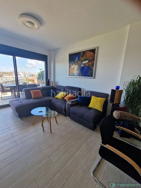 Foto b2b438e2-a91b-48a4-9f53-632b687514c0. Àtic amb aparcament piscina a balcón de Finestrat-terra marina Finestrat