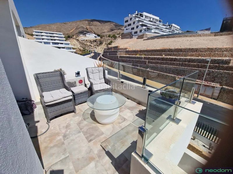 Foto ea246541-2399-4a0e-a9dc-27c81880a7ab. Àtic amb aparcament piscina a balcón de Finestrat-terra marina Finestrat