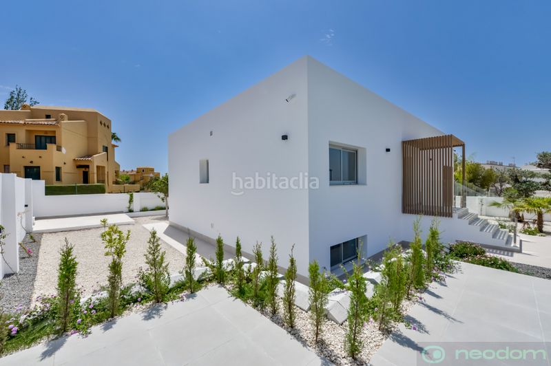 Foto e0356e22-2209-4b3b-bab5-43e6c4f1fb26. Casa amb piscina a Golf Bahía Finestrat