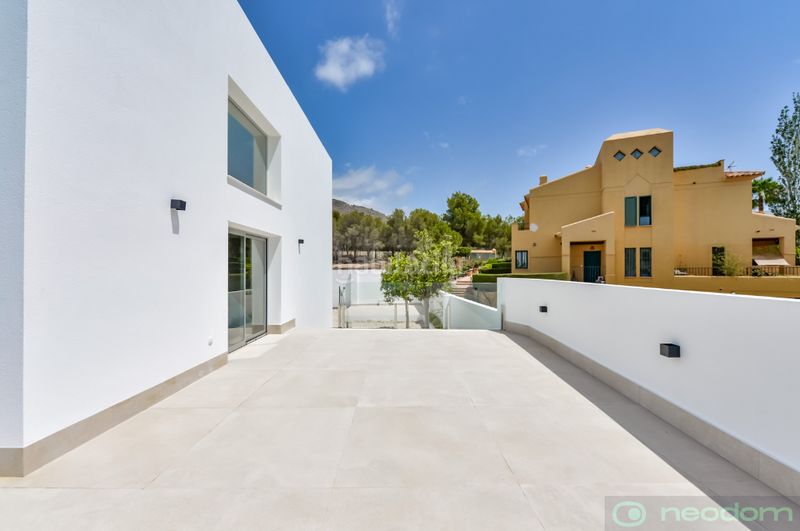 Foto e6a6a09b-00ef-41da-978a-881c942fca05. Casa amb piscina a Golf Bahía Finestrat
