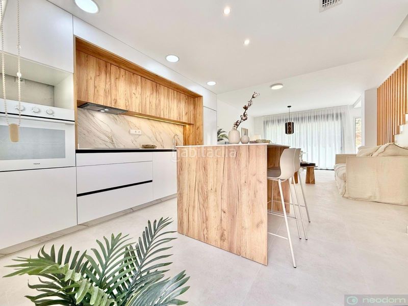 Foto 6b4d7be7-5077-4302-b5c8-ba865d63e41c. Semi detached house with parking pool in Cox