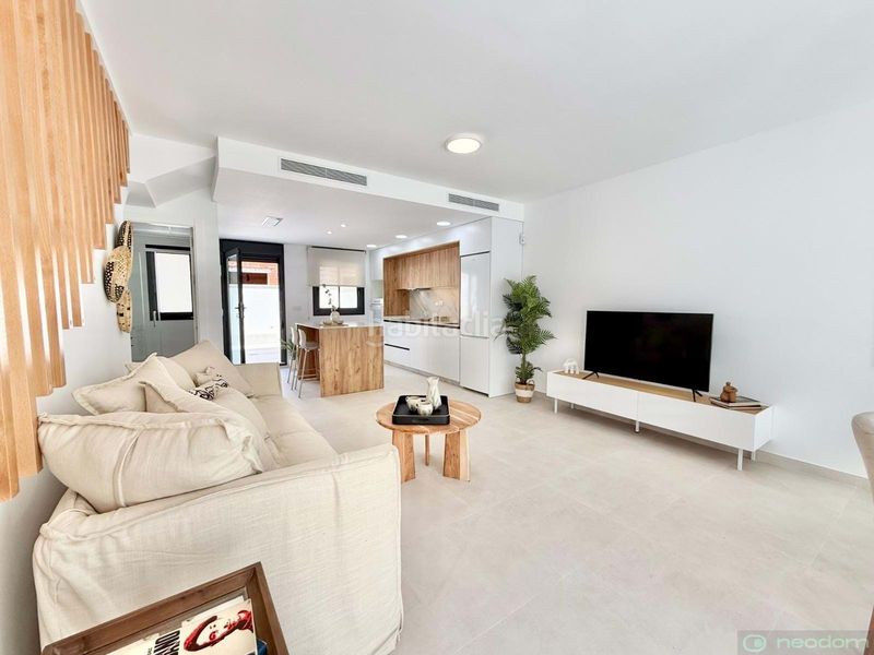 Foto f31c33d5-31bd-4c91-98ad-991a08eb0b18. Semi detached house with parking pool in Cox