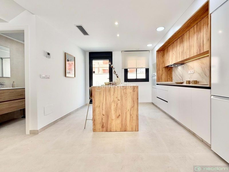 Foto f9af644b-8c4d-4fdd-80eb-231f0f5d31aa. Semi detached house with parking pool in Cox