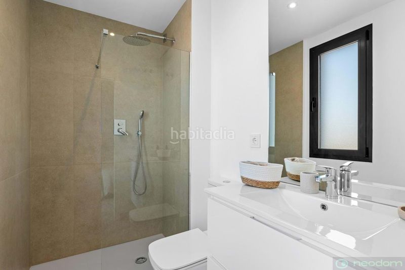 Foto 426af2cc-2eab-4e56-93e3-bbad923841db. Pis a Islas Menores-Mar de Cristal Cartagena