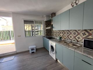 Rent Flat  Calle saeta. Habitaciones  en alquiler ideal trabajadoras mir o estudiantes