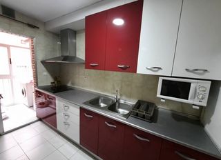 Rent Flat in Carretera de jaén 94. Piso disponible en alquiler estudiantes universidad próximo curs