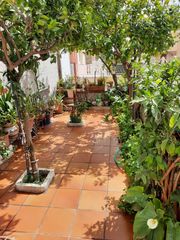 Casa  Plaza marcona. Casa con garaje, sotano, terraza y patio