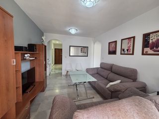Rent Flat  Avenida de carmen morcillo 5. Piso reformado ideal parejas o trabajadores